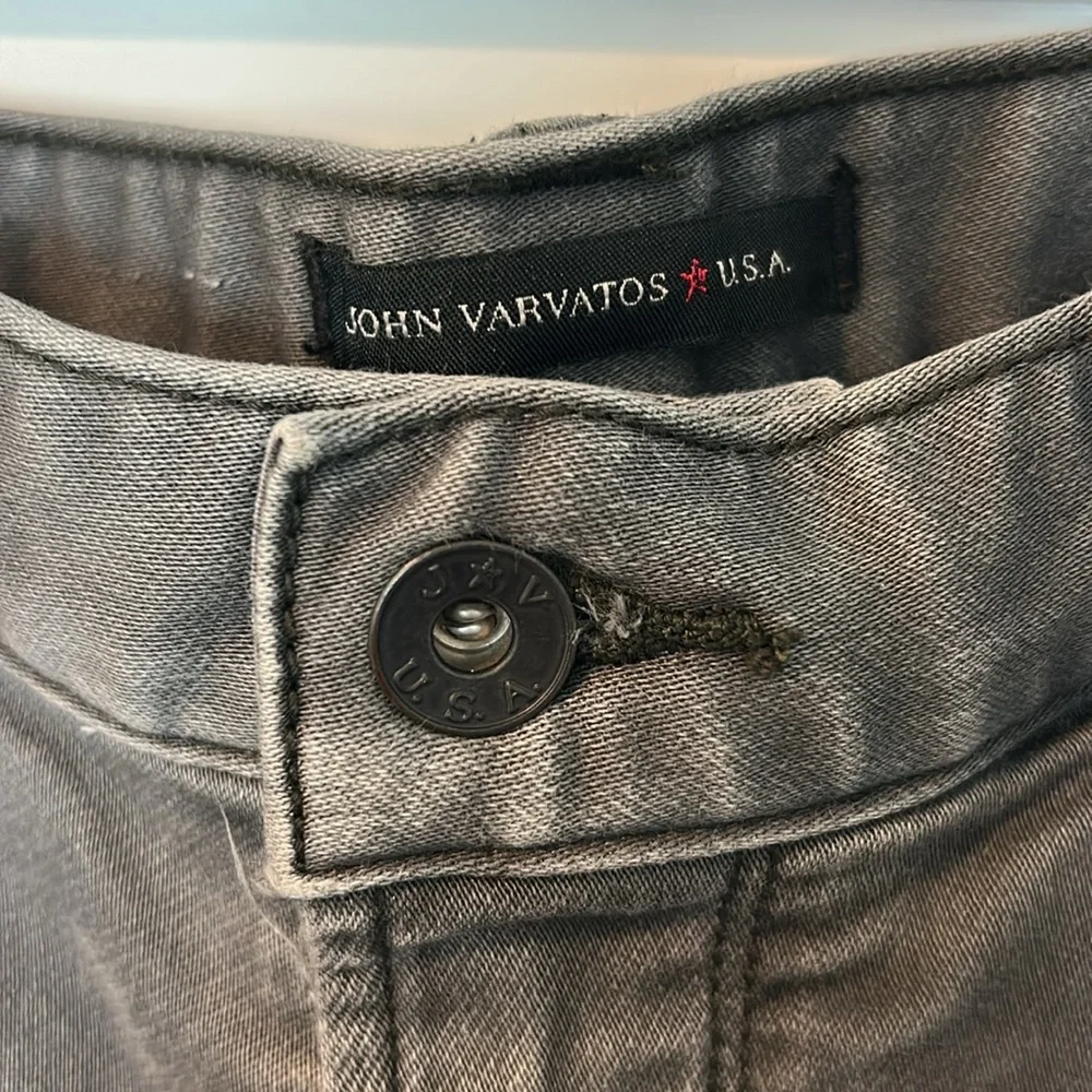 John Varvatos Charcoal Jeans size 32. Bowery slim straight fit. Worn twice - Picture 2 of 5